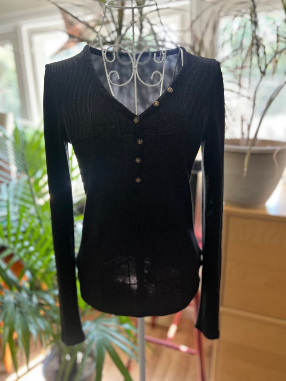 American Eagle black henley